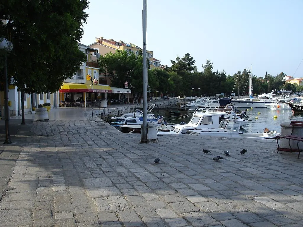 Apartments Petricevic 2 Selce