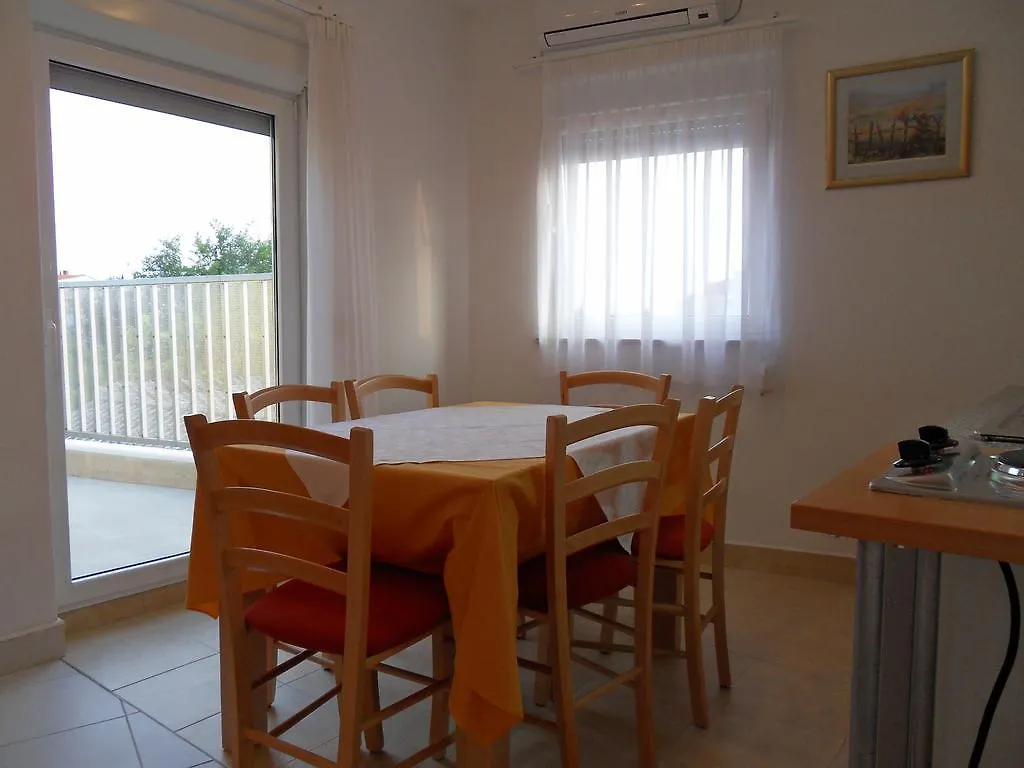 Apartments Petricevic 2 Selce Croatia