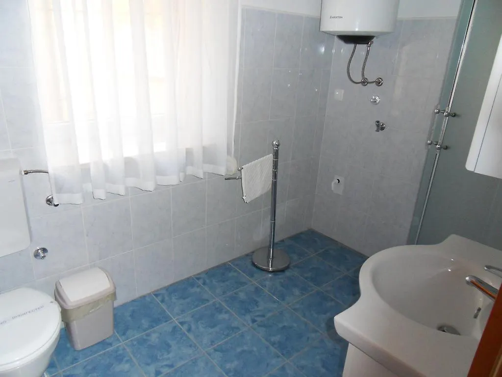 Apartments Petricevic 2 Selce Croatia