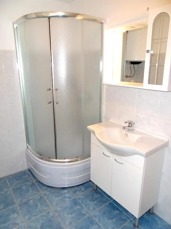 Apartments Petricevic 2 Selce