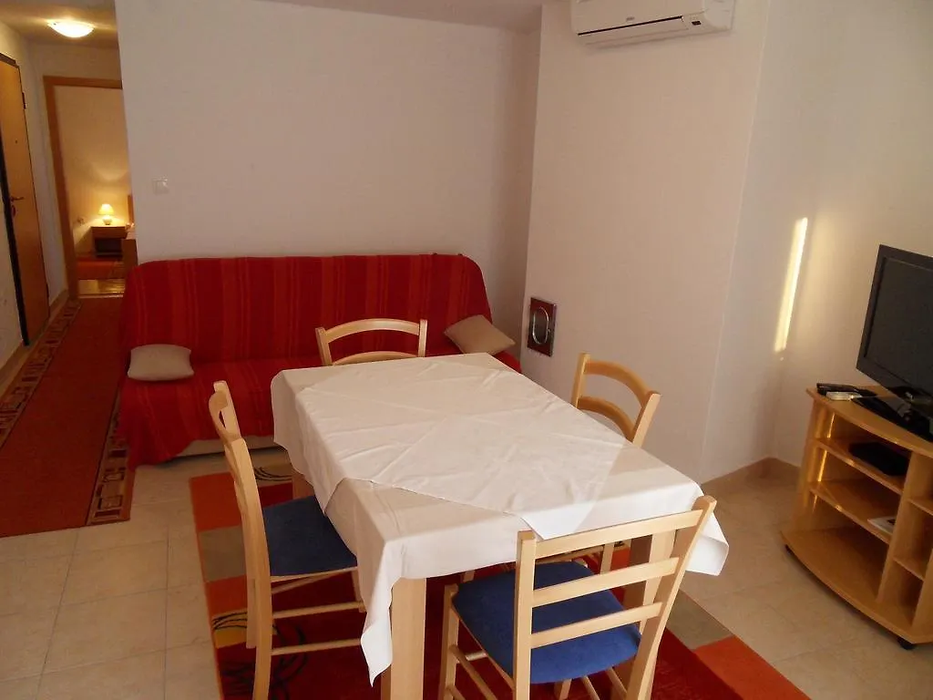 Apartments Petricevic 2 Selce Croatia